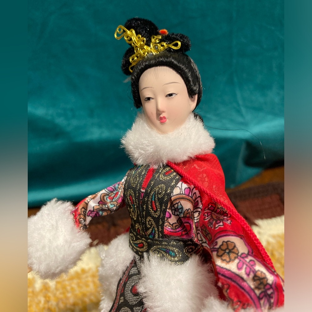 Vintage Chinese Souvenir Fabric Doll Figure - Hand Damage - Picture 2 of 16
